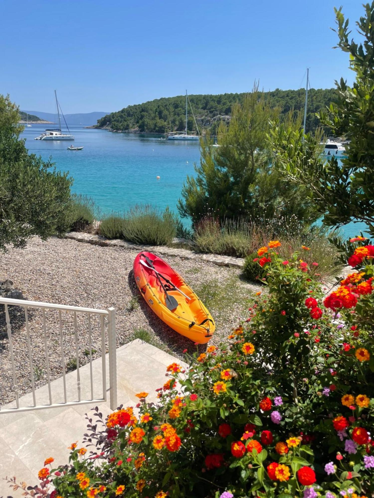 Luxury Villa Kate - In Lucice Bay With Turquoise Sea, Amazing Seaviews, And Heated Pool Milna  Luaran gambar