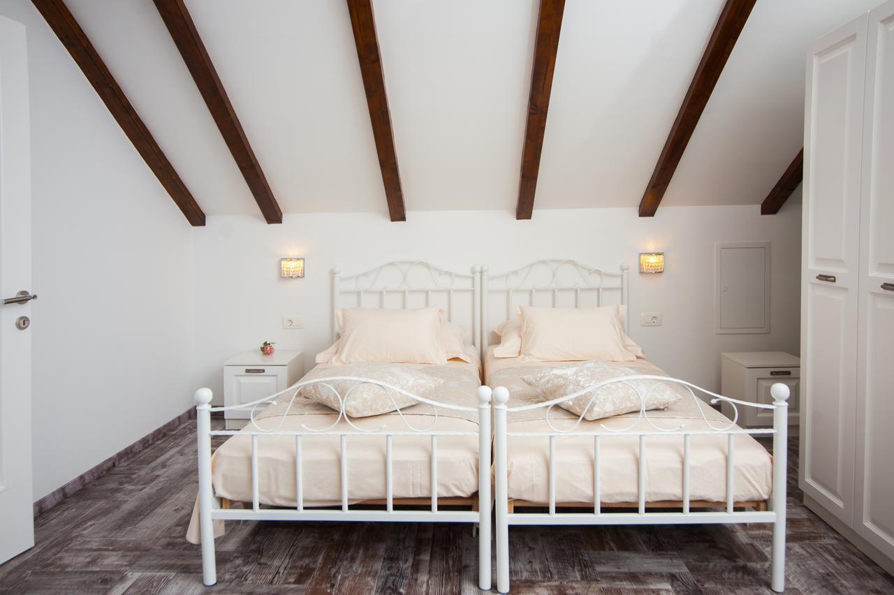 Luxury Villa Kate - In Lucice Bay With Turquoise Sea, Amazing Seaviews, And Heated Pool Milna  Luaran gambar