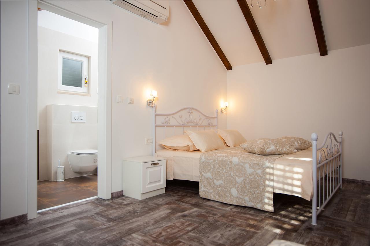 Luxury Villa Kate - In Lucice Bay With Turquoise Sea, Amazing Seaviews, And Heated Pool Milna  Luaran gambar