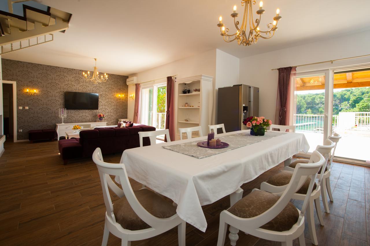 Luxury Villa Kate - In Lucice Bay With Turquoise Sea, Amazing Seaviews, And Heated Pool Milna  Luaran gambar