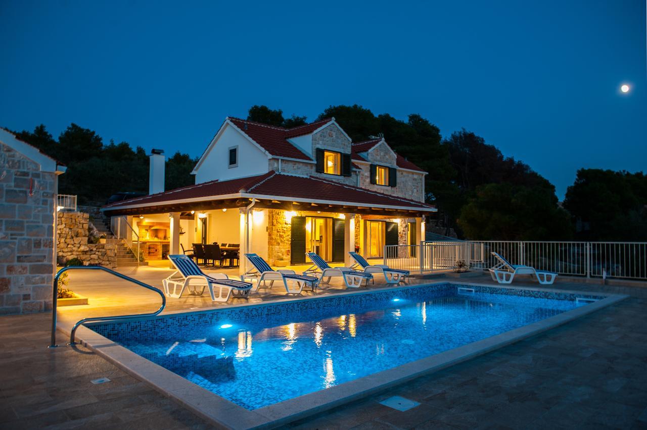 Luxury Villa Kate - In Lucice Bay With Turquoise Sea, Amazing Seaviews, And Heated Pool Milna  Luaran gambar