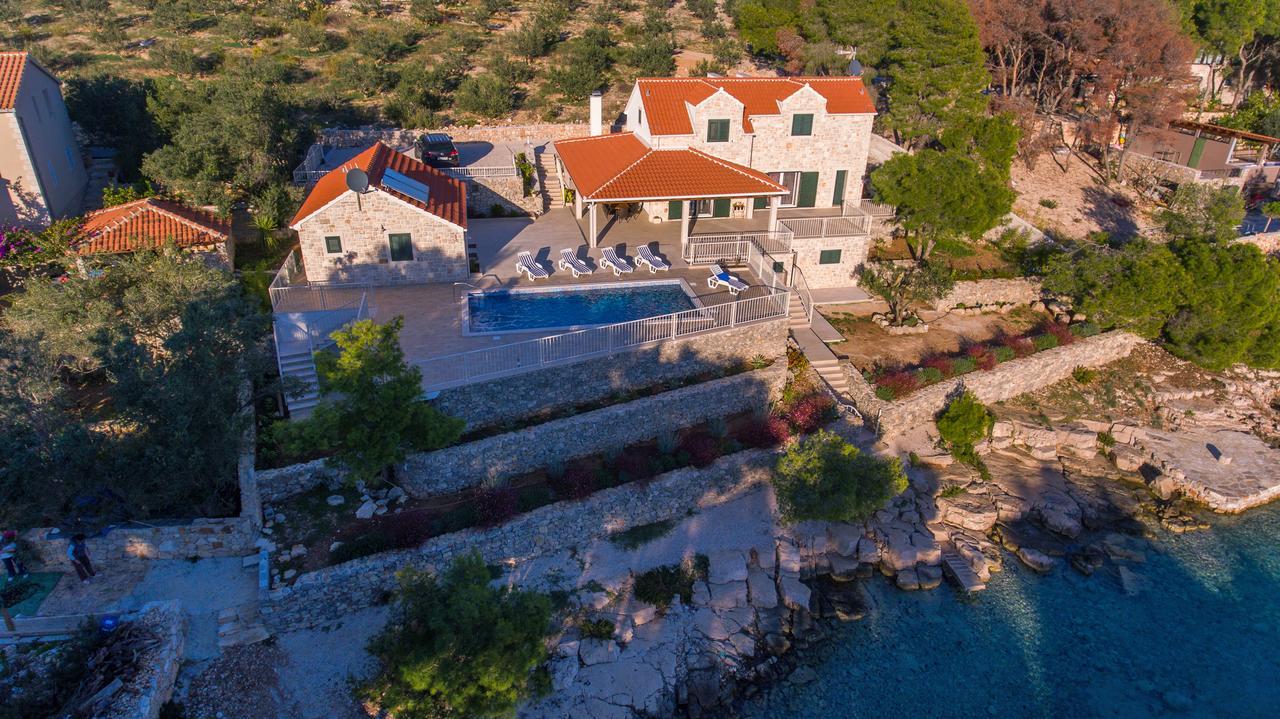 Luxury Villa Kate - In Lucice Bay With Turquoise Sea, Amazing Seaviews, And Heated Pool Milna  Luaran gambar