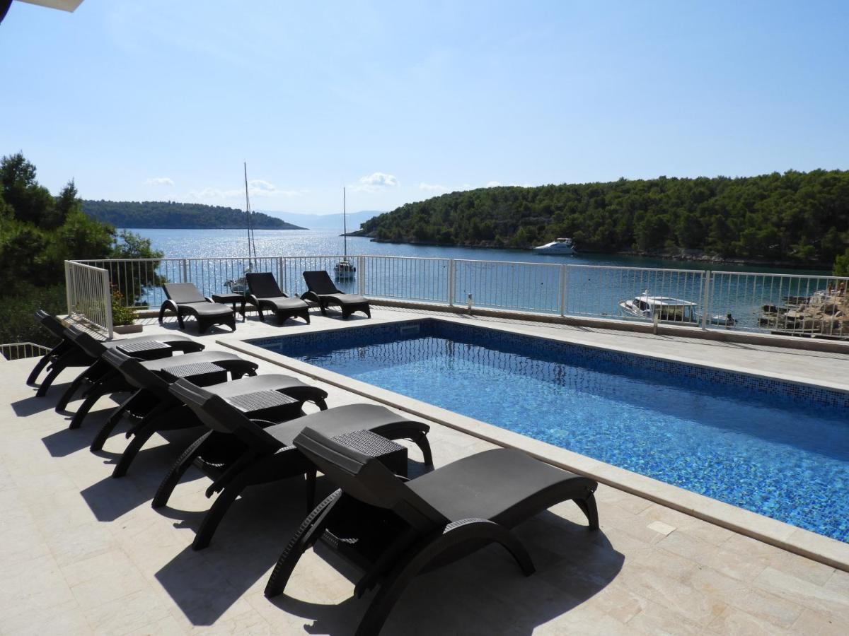 Luxury Villa Kate - In Lucice Bay With Turquoise Sea, Amazing Seaviews, And Heated Pool Milna  Luaran gambar