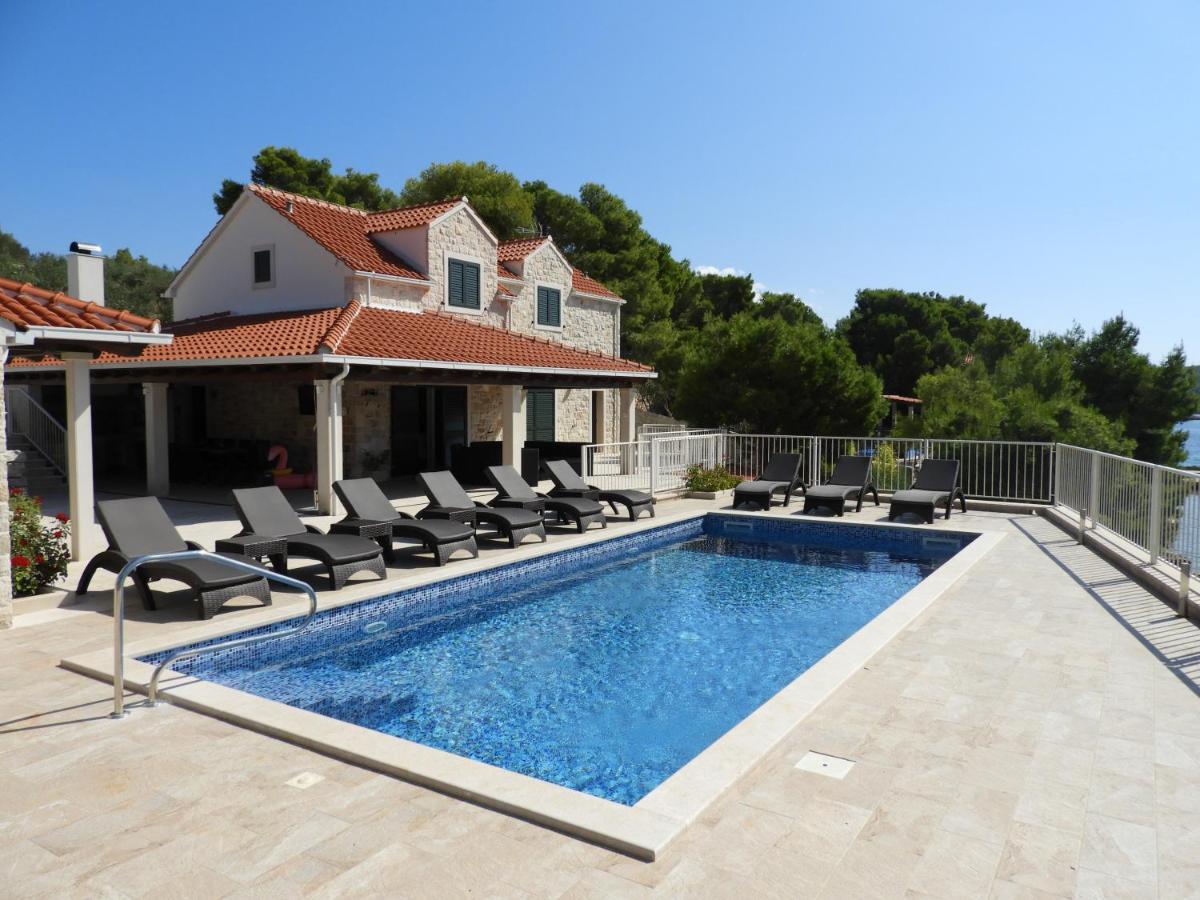 Luxury Villa Kate - In Lucice Bay With Turquoise Sea, Amazing Seaviews, And Heated Pool Milna  Luaran gambar
